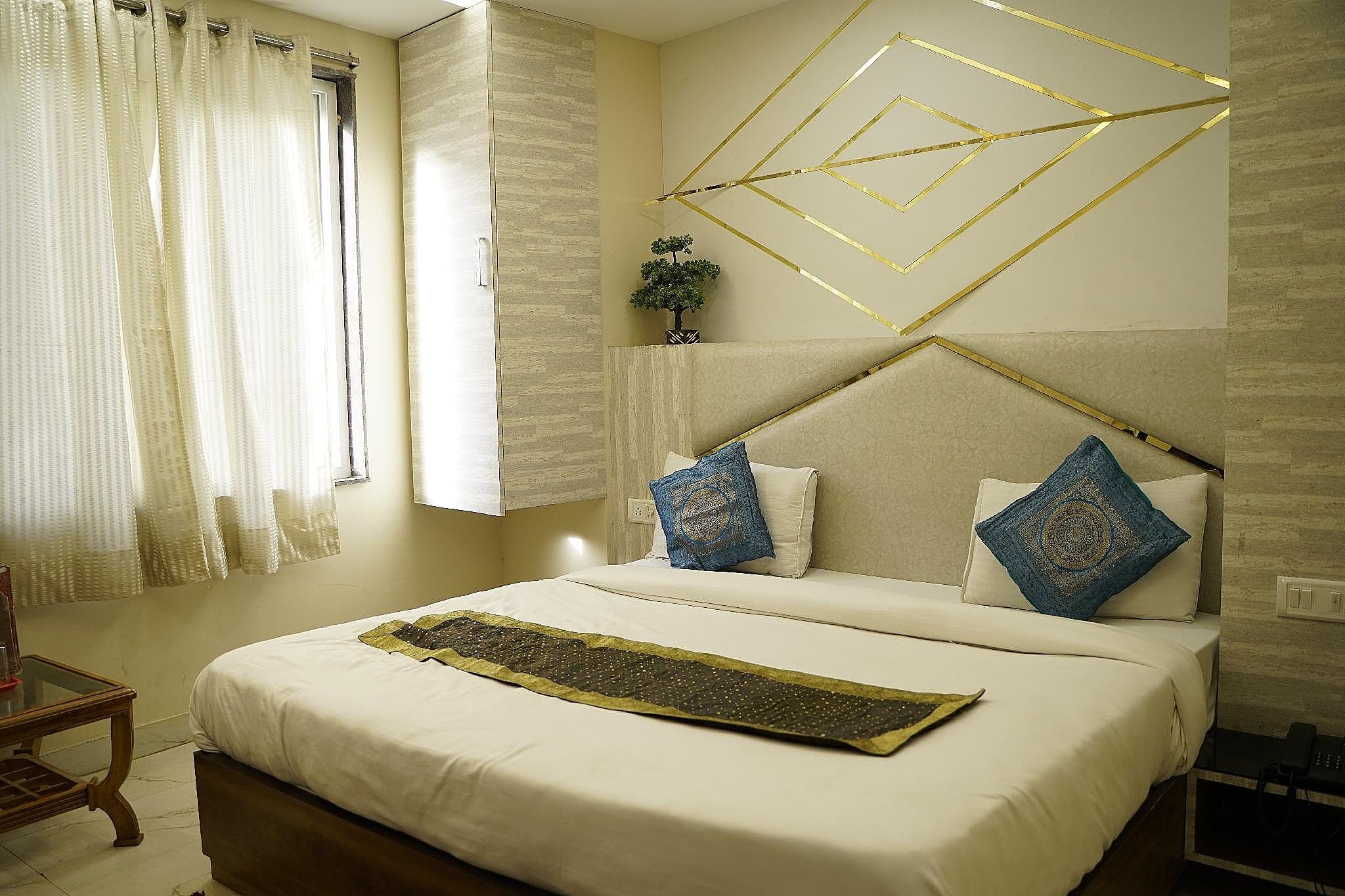 Wall City 55 Deluxe Room 11