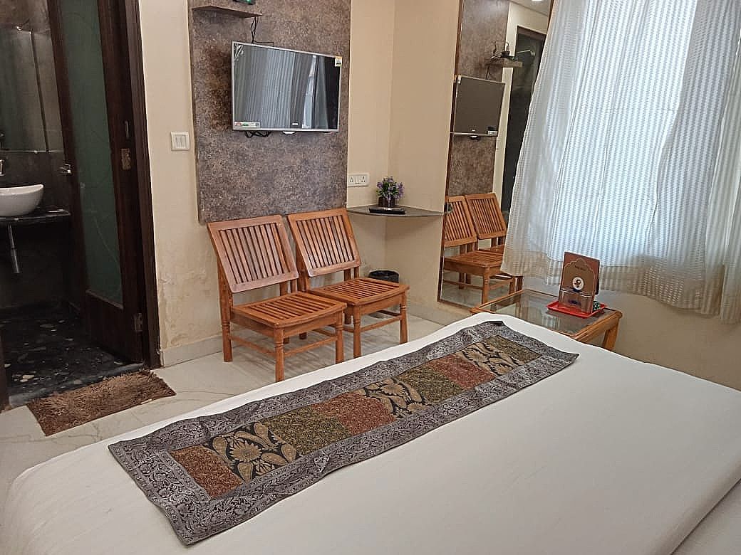 Wall City 55 Deluxe Room 3