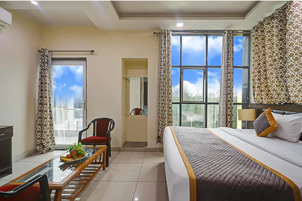 undefined Hotel Vibe Blue - Sector 70 9