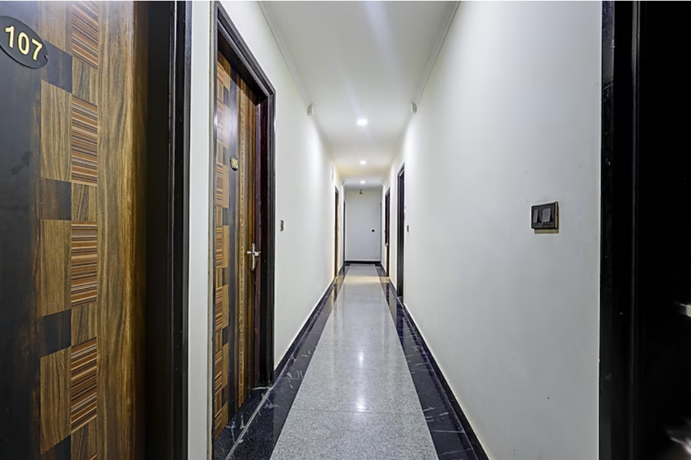 undefined Hotel Vibe Blue - Sector 70 3