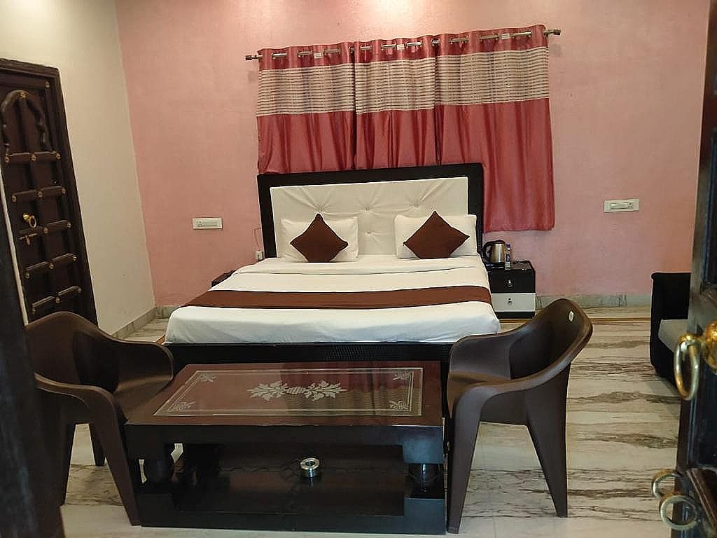 Badigarh Palace Resort & Spa Executive Room 3