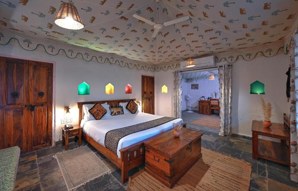 Treehouse With Farm View