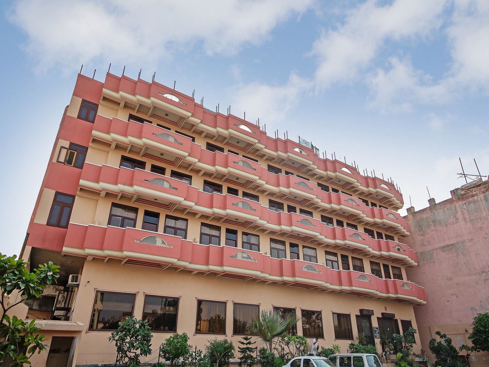 undefined Hotel Glitz 10