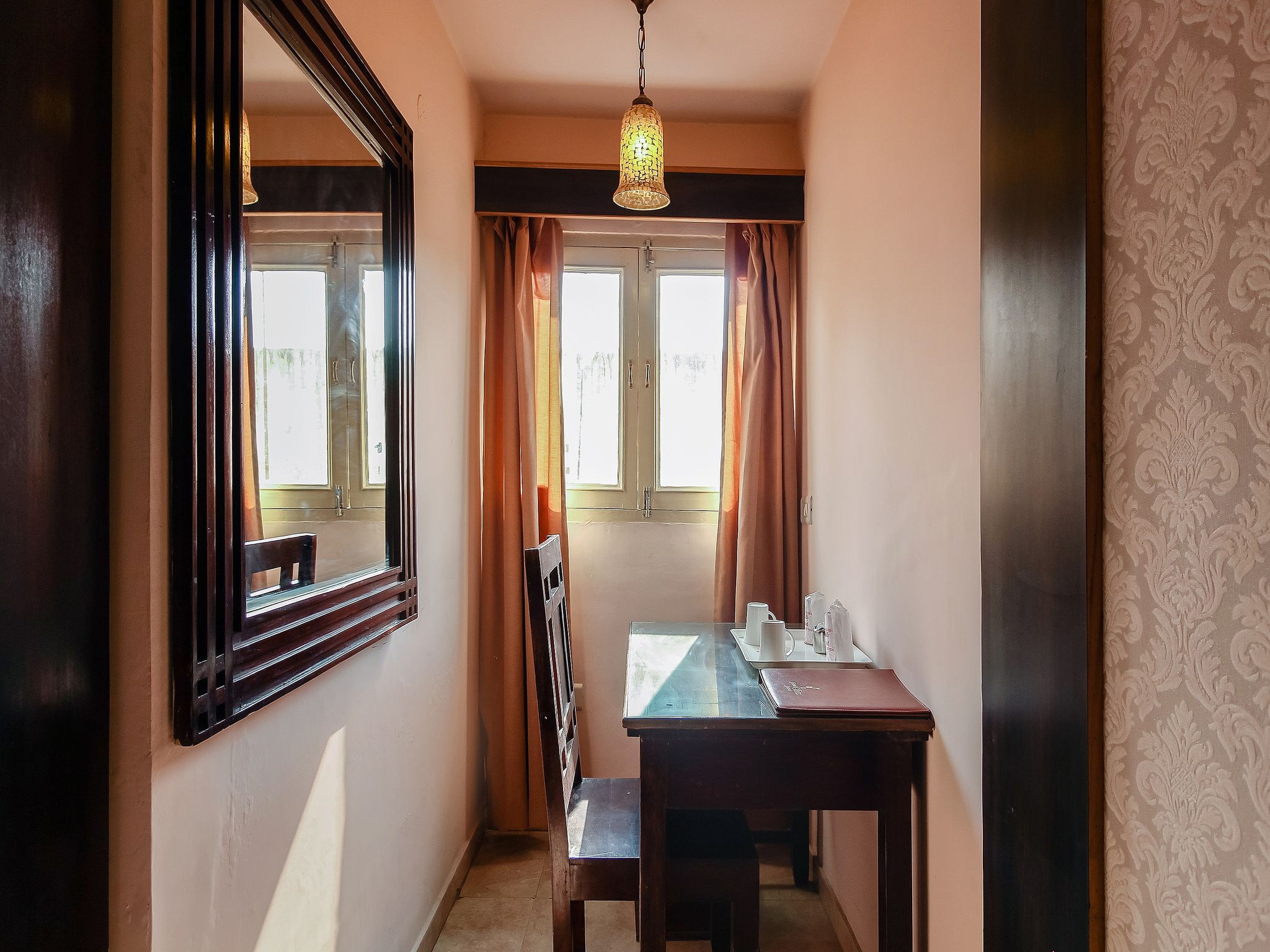 Hotel Glitz Deluxe Room 20