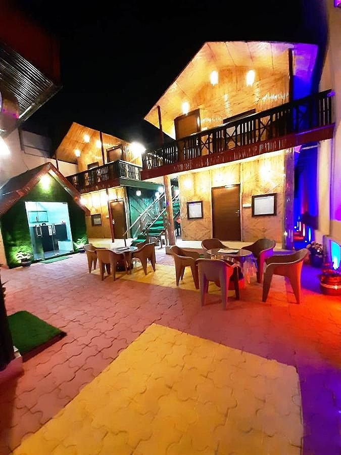 Hotel Bamboo Castle