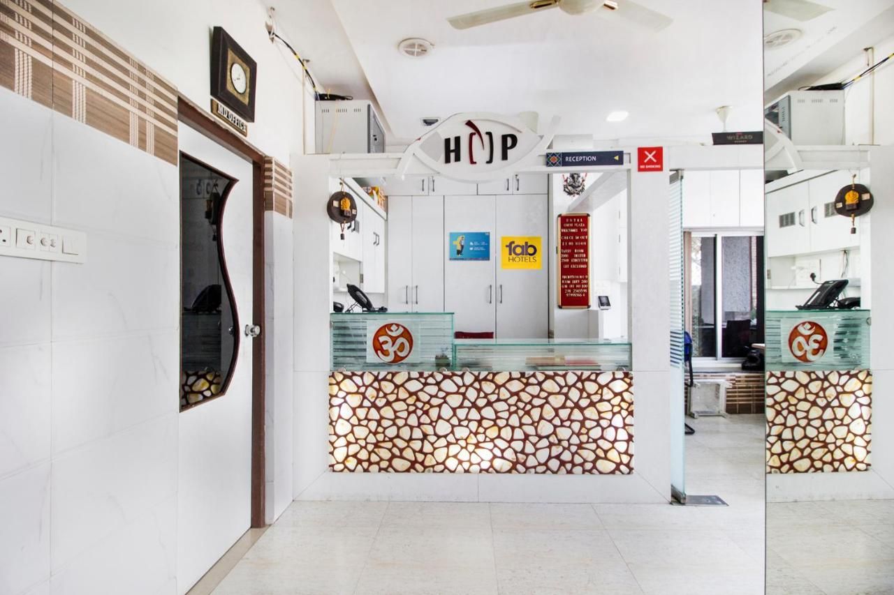 undefined Hotel Omni Plaza 2