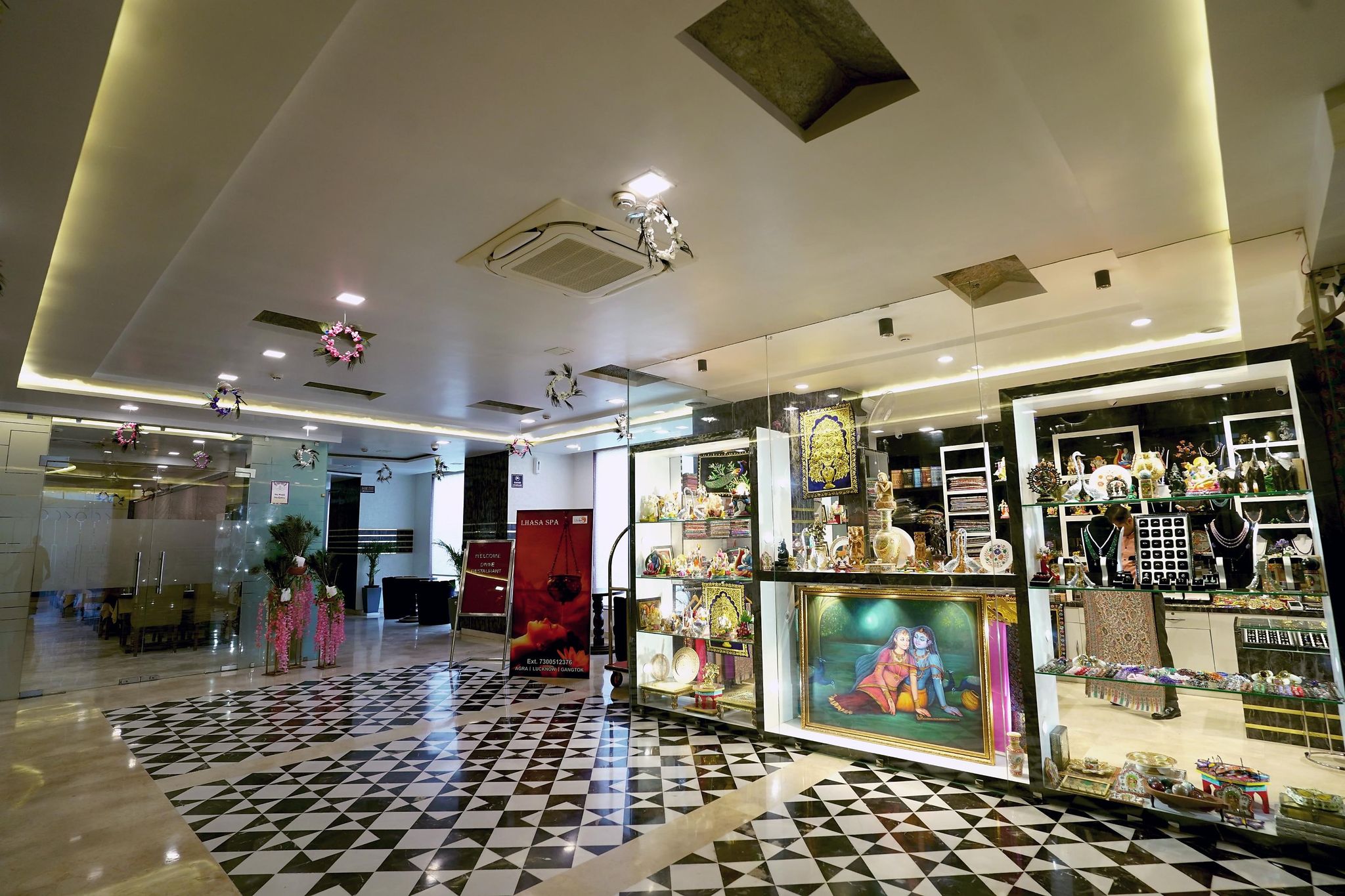 undefined Hotel Idhayan Palace 3