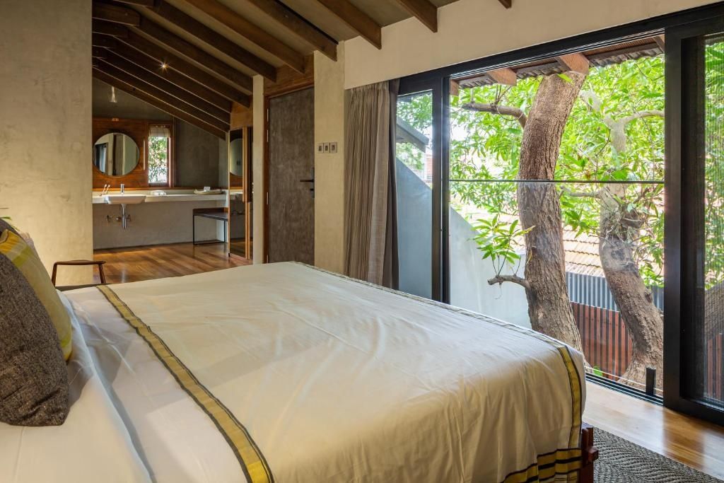 King Room with Pool View