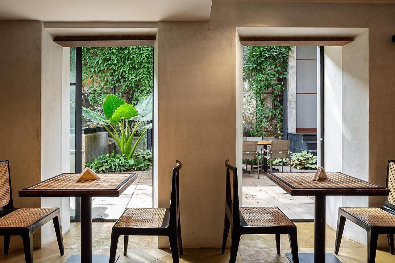 Food & Dining