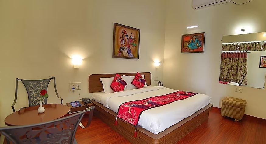 Hotel Lake Inn Super Deluxe Room AC 4