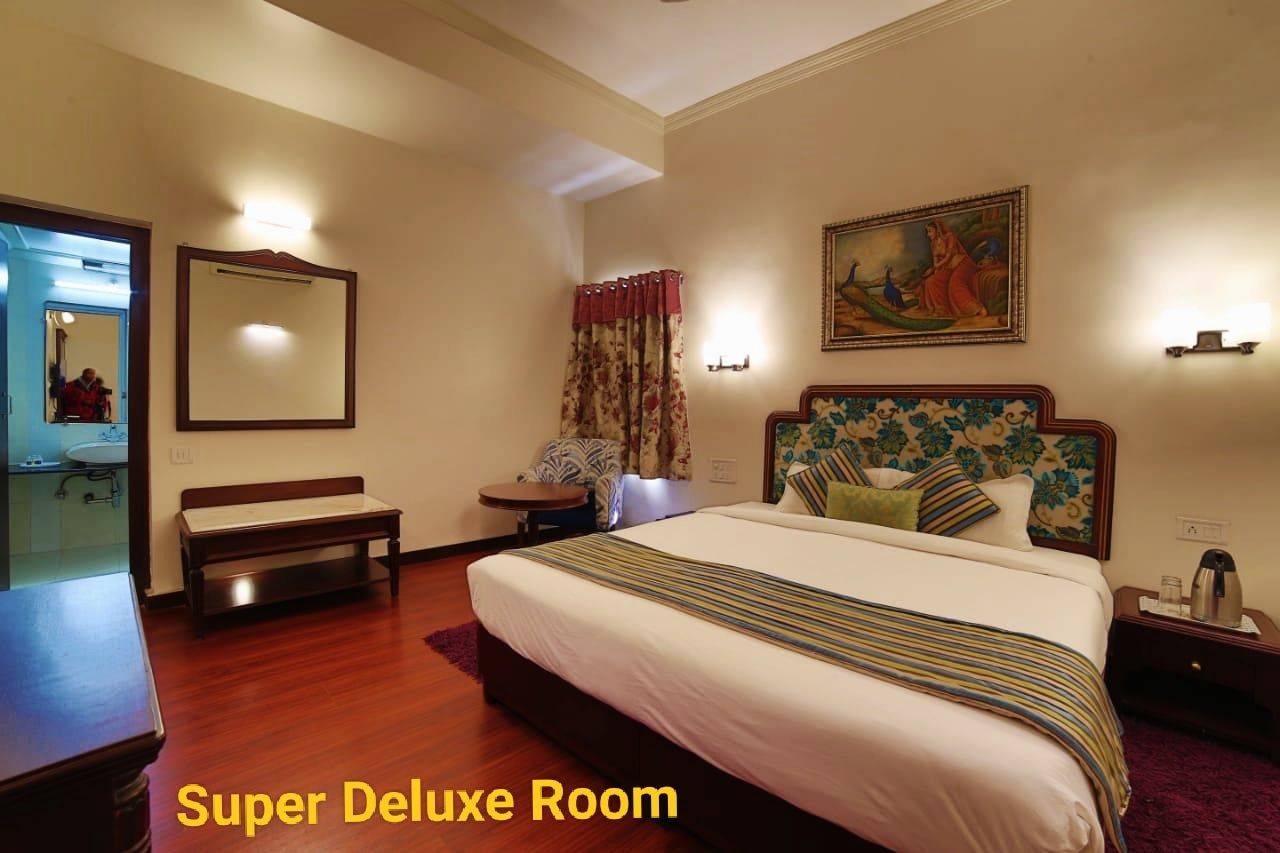 Hotel Lake Inn Super Deluxe Room AC