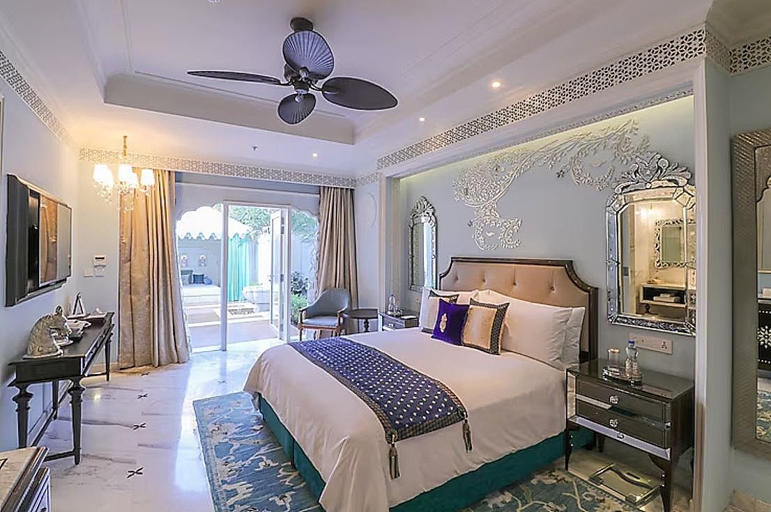 Royal Villa with Courtyard