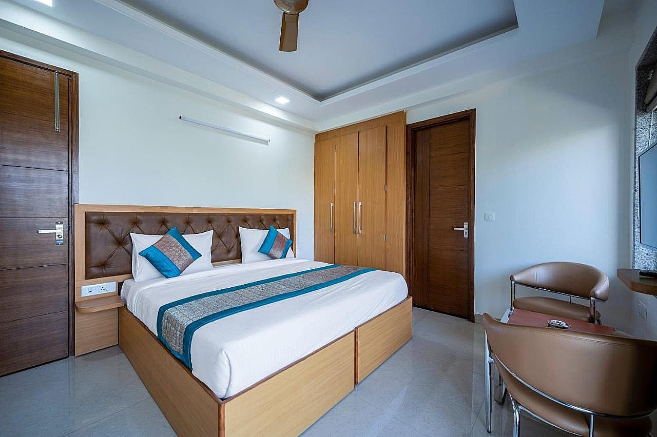 The Palm Inn Deluxe 8