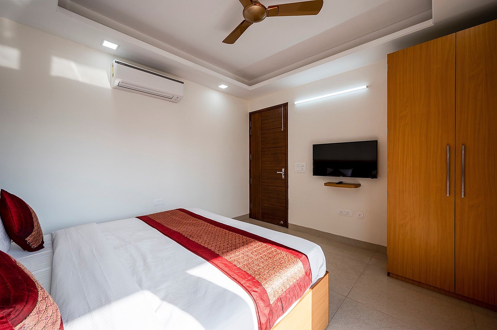 The Palm Inn Deluxe 9