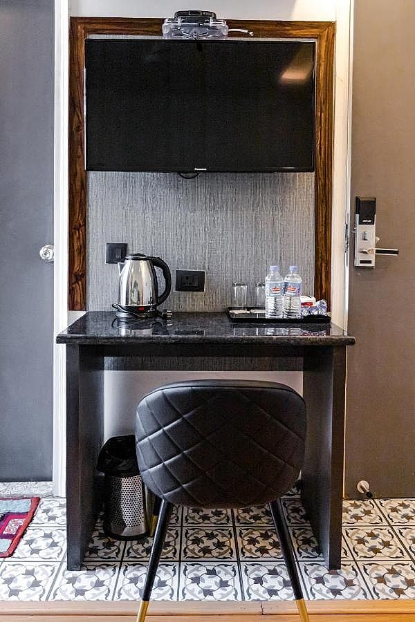 Hotel Mayur Vihar Deluxe Double Room 15