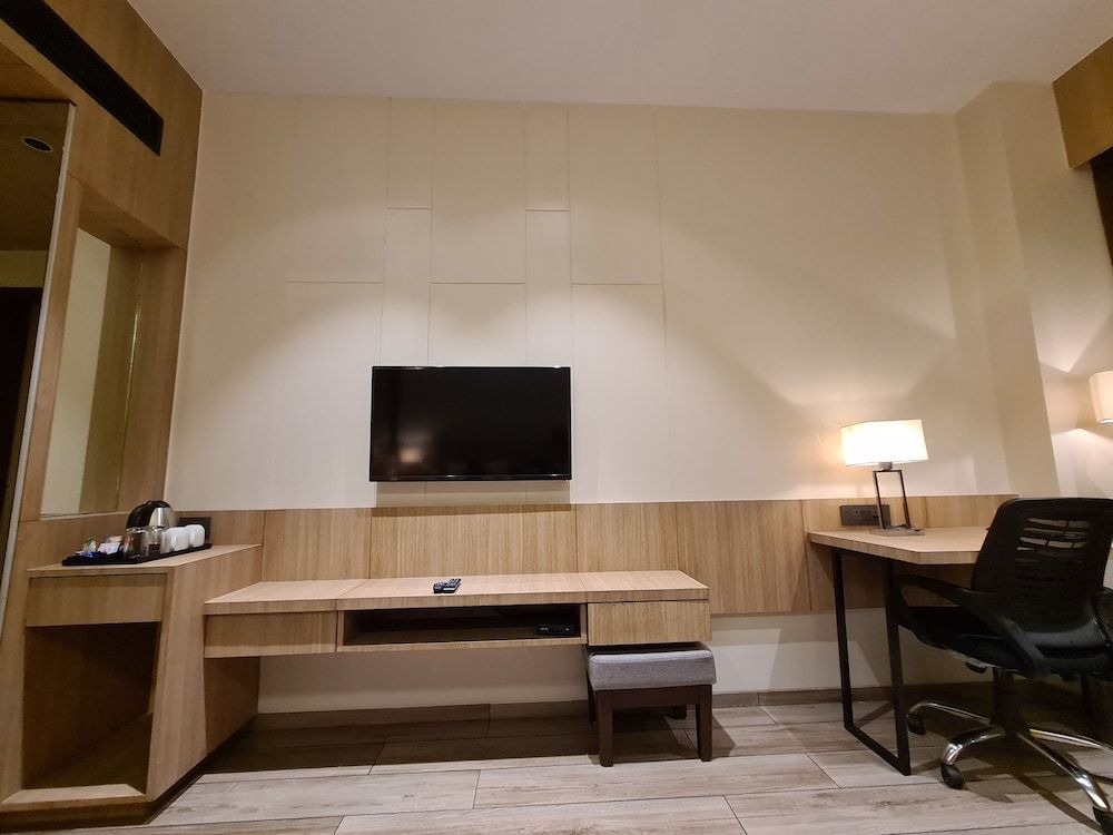 Nrich Skyotel Executive Room 7