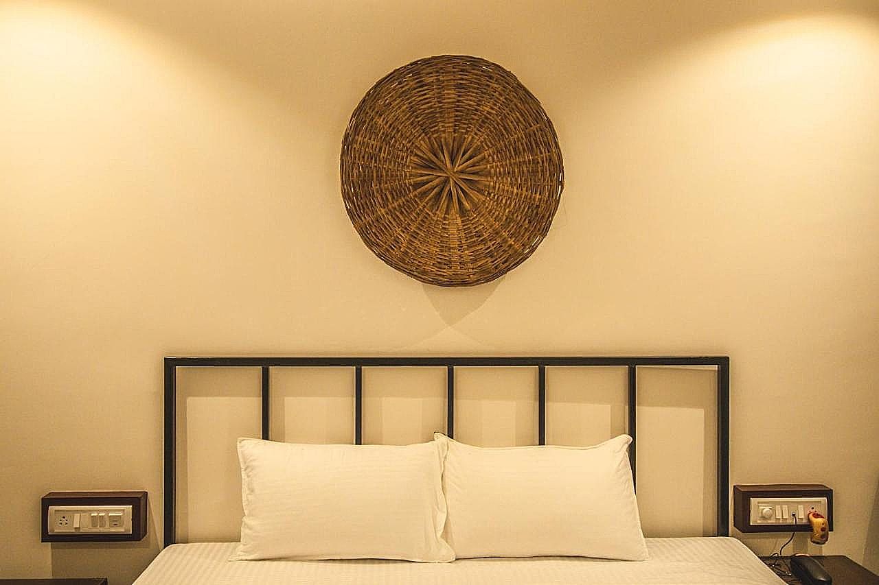 Amber Rooms Premium Room with Balcony 9