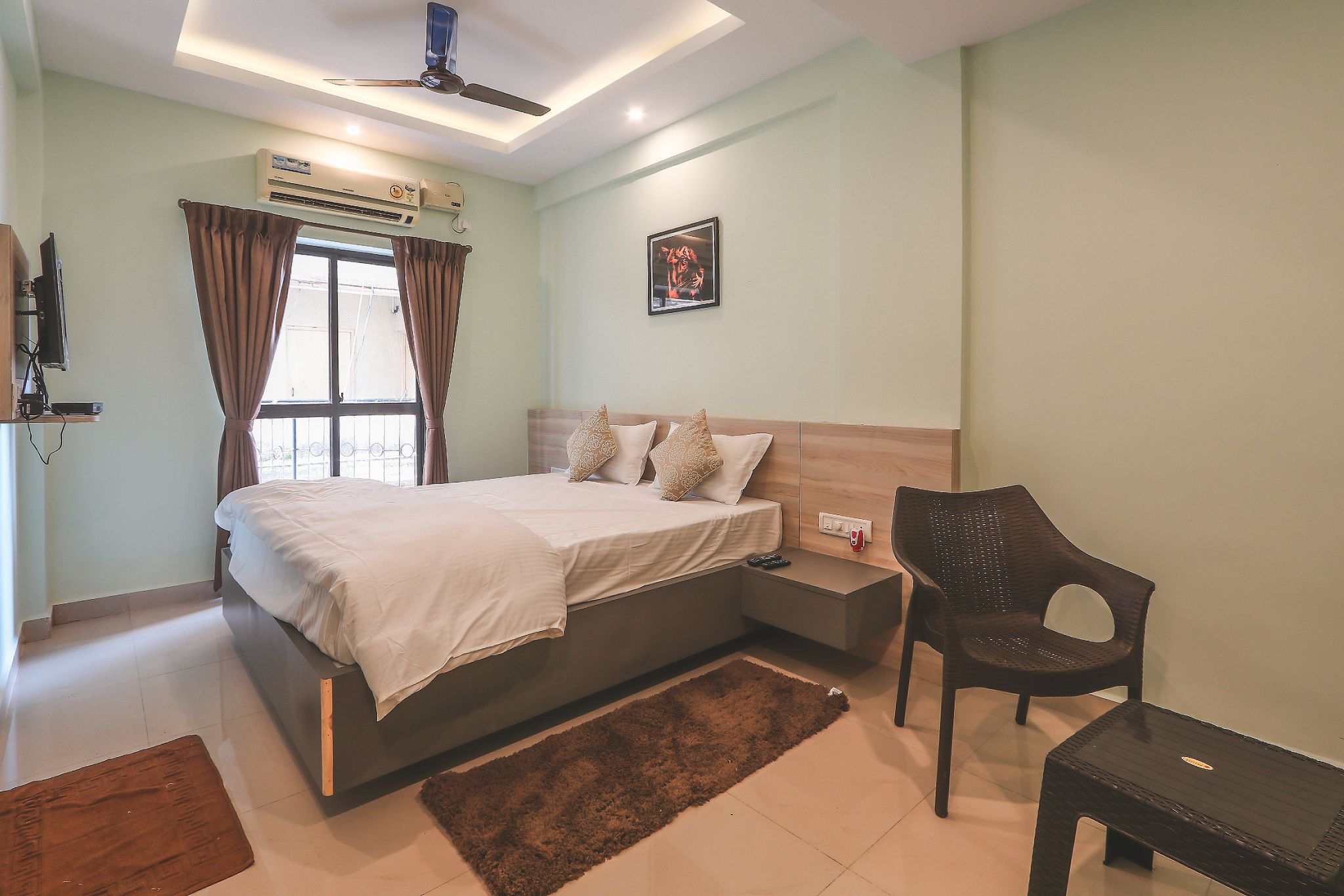 Amber Rooms Premium Room with Balcony 5