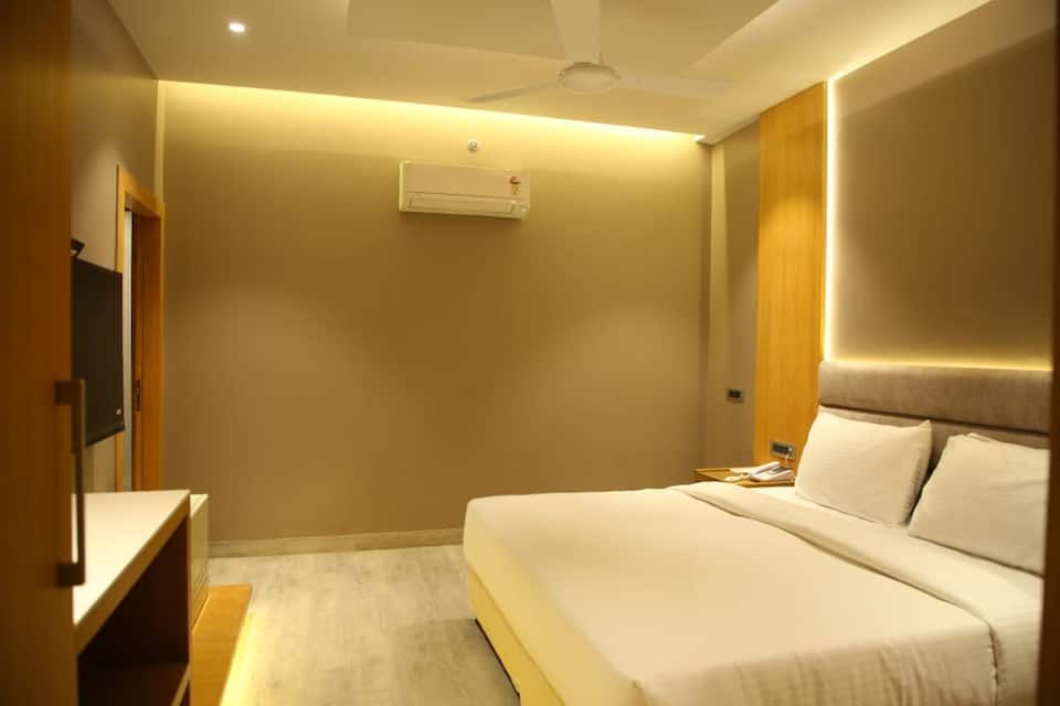 Hotel Raj Mahal AC Super Deluxe ROOM 2