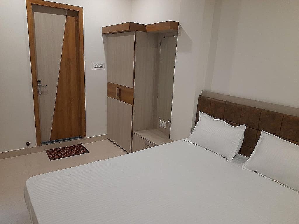 Rudraksha Guest House Deluxe  Non AC Room 6
