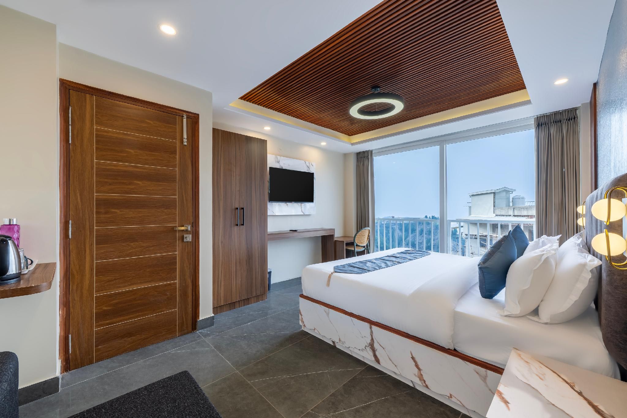 Super Deluxe Double Room with Balcony