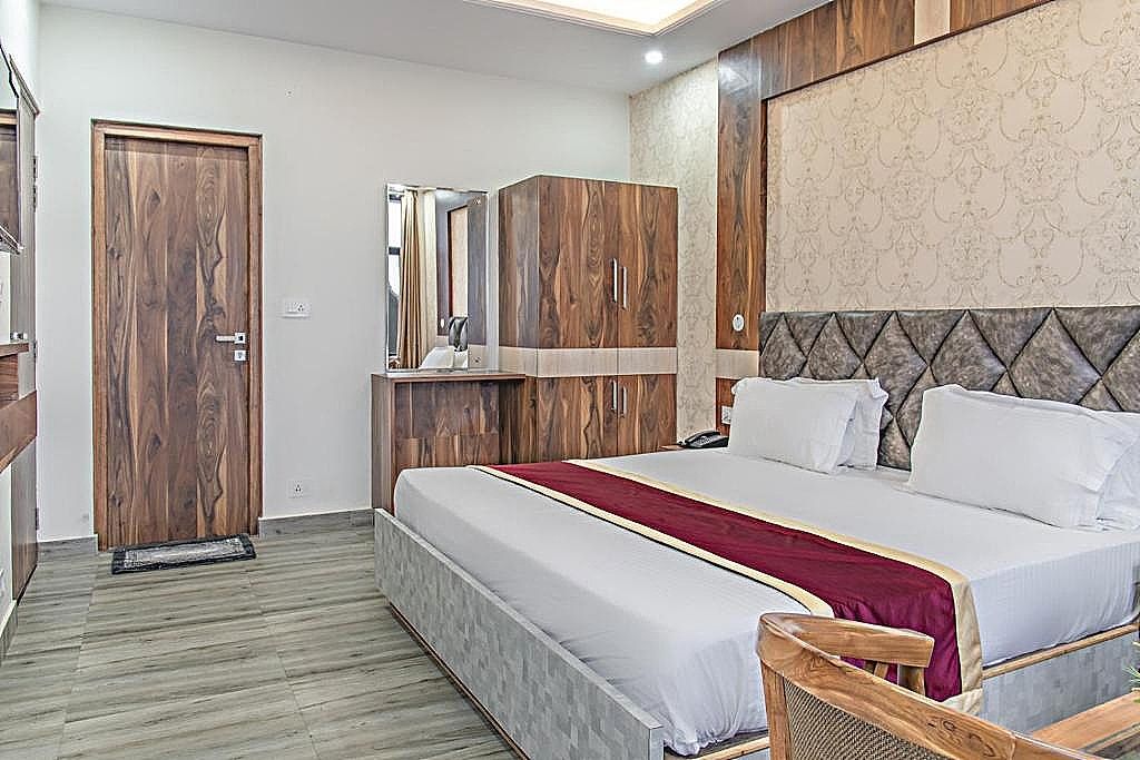 Double Room with Mountain View