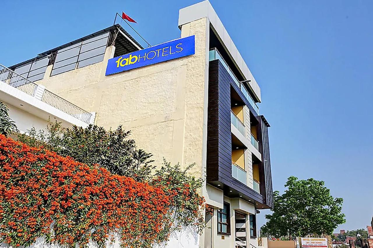 undefined FabHotel Saumendra 9