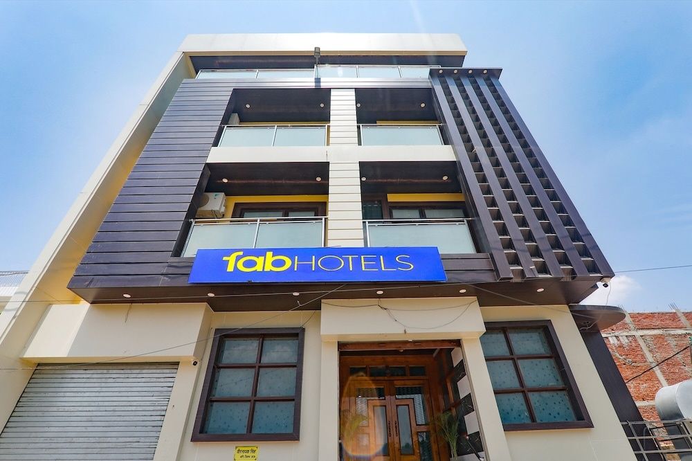 undefined FabHotel Saumendra 8