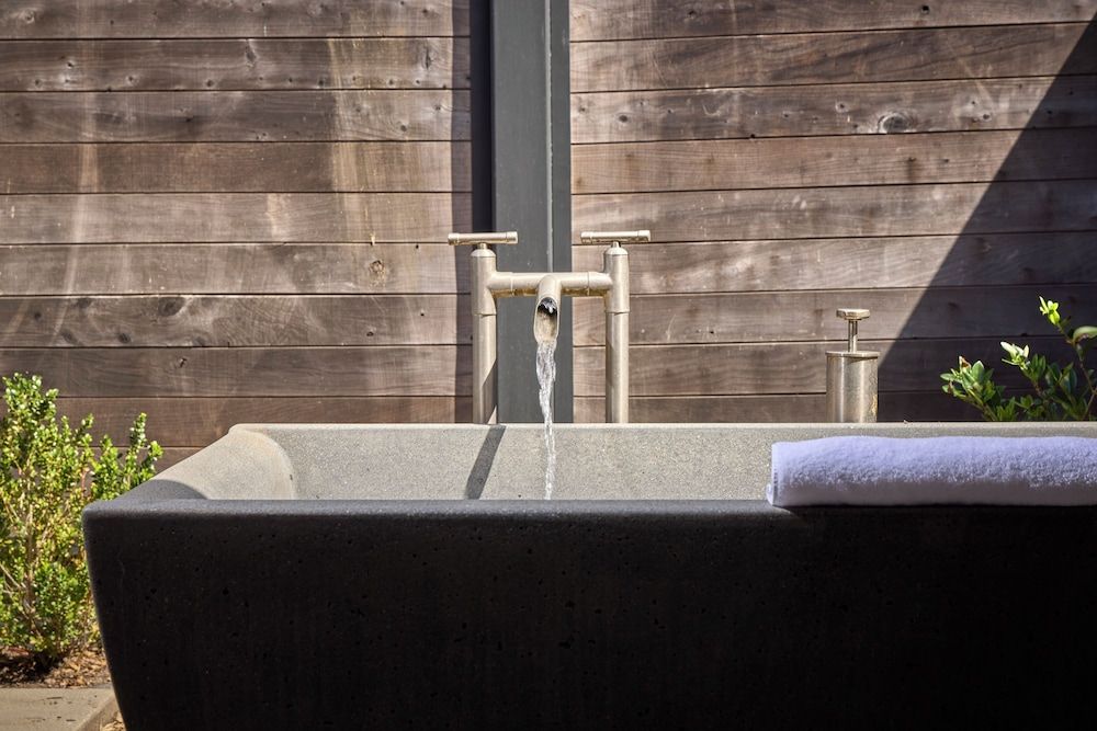 Bardessono Hotel and Spa Suite, 1 Bedroom, Mobility Accessible (Tufa) 4