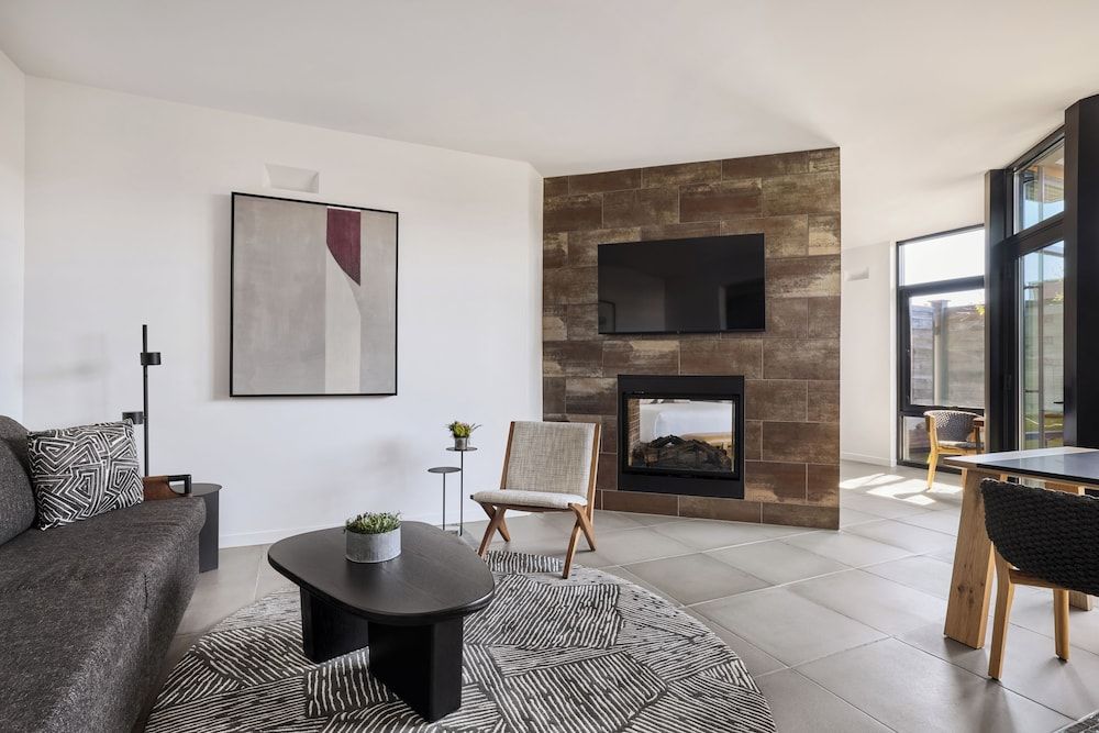 Bardessono Hotel and Spa Suite, 1 Bedroom, Mobility Accessible (Tufa) 6