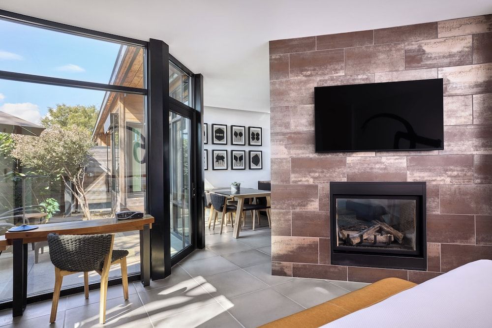 Bardessono Hotel and Spa Suite, 1 Bedroom, Mobility Accessible (Tufa) 5