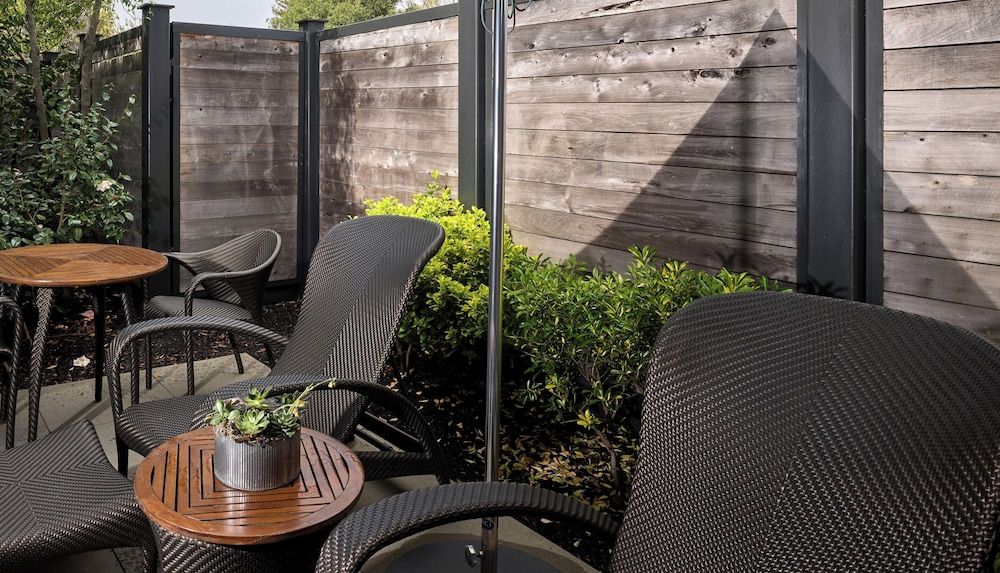 Bardessono Hotel and Spa Suite, 1 King Bed, Mobility Accessible (Spa) 4