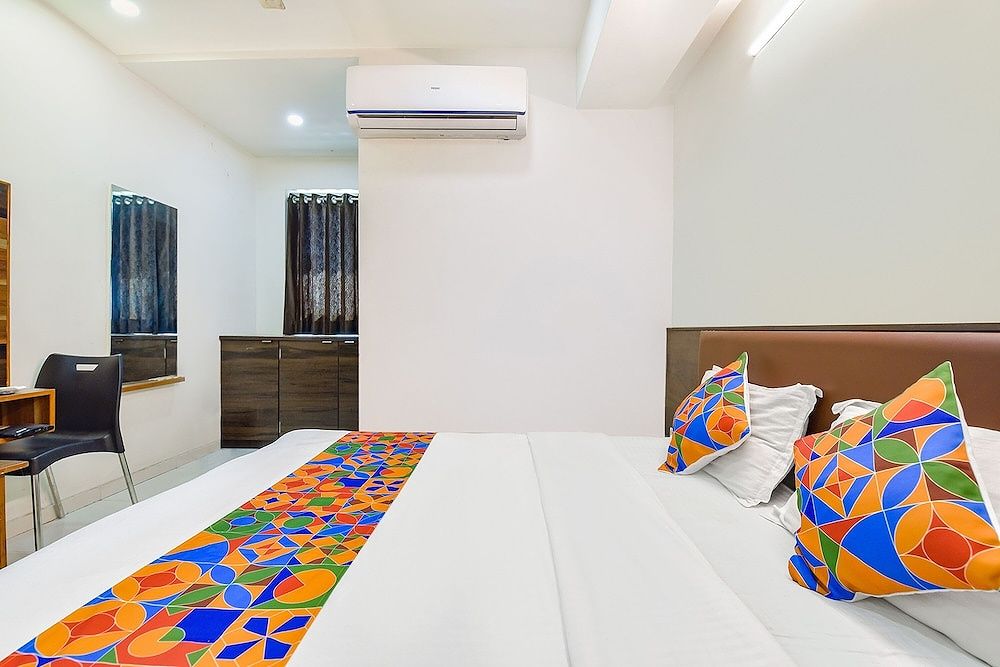 undefined FabHotel Crystal 4