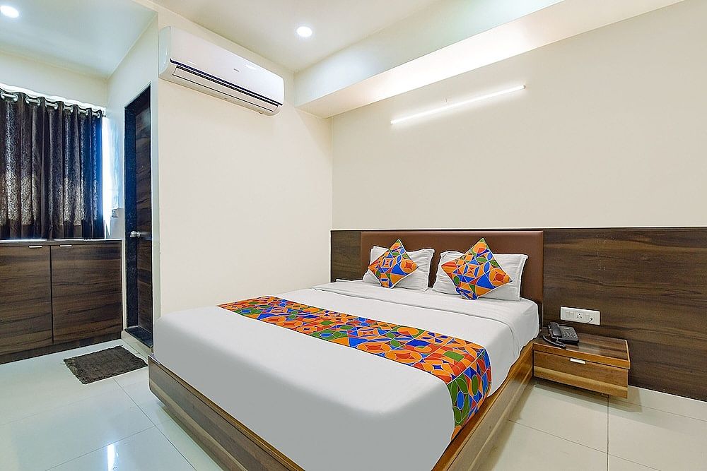 undefined FabHotel Crystal 9