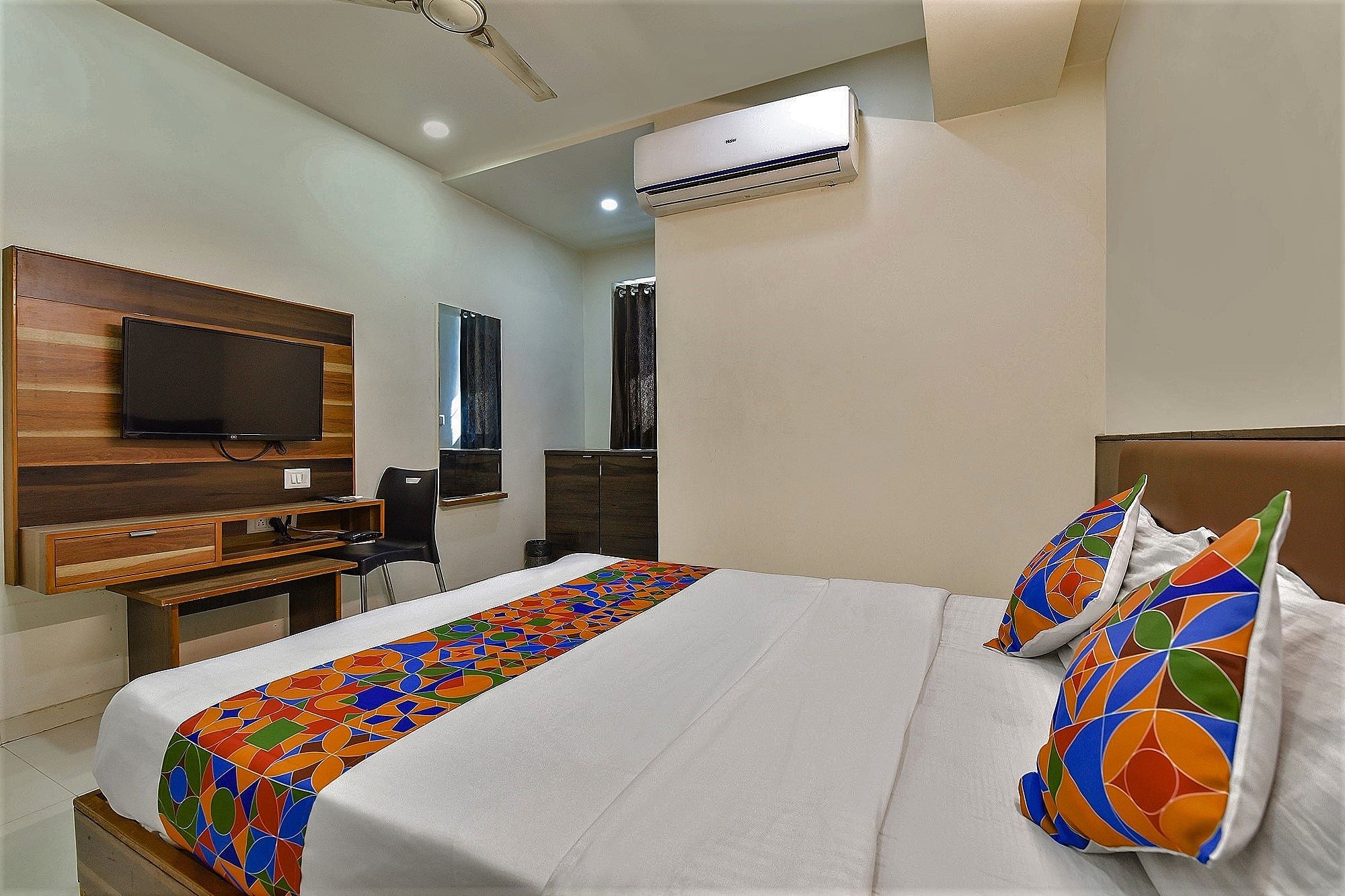 undefined FabHotel Crystal 10