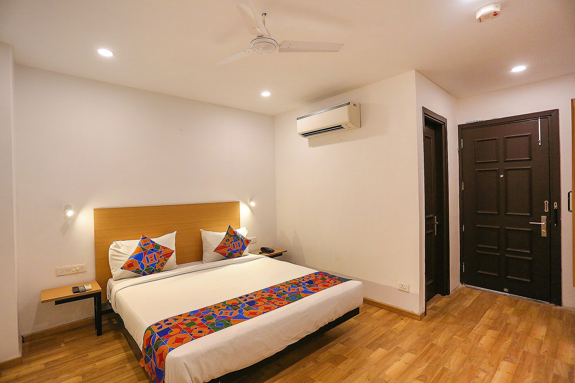 FabHotel Moro Paschim Vihar Deluxe Room 2