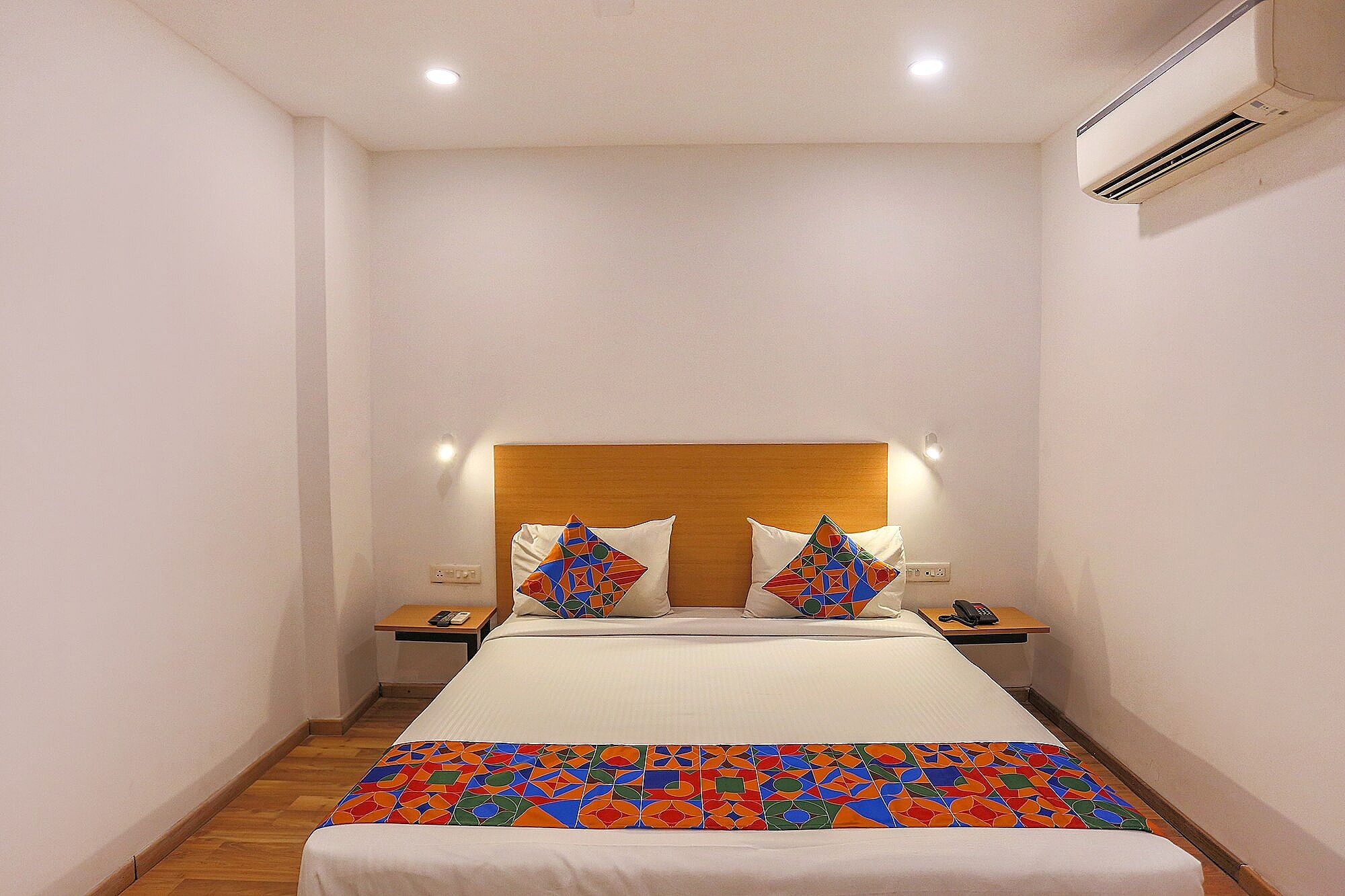 FabHotel Moro Paschim Vihar Deluxe Room