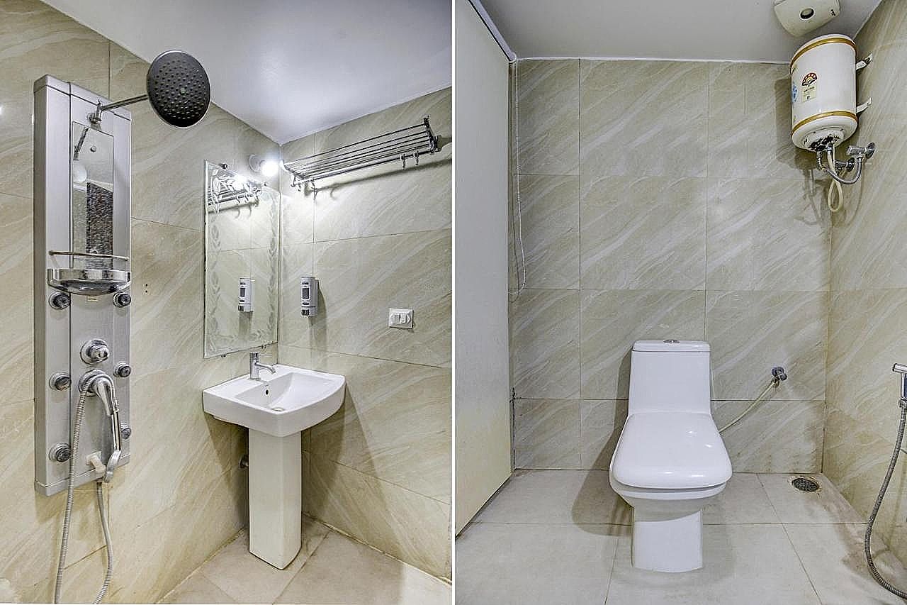 FabHotel CSFC Deluxe Room 8