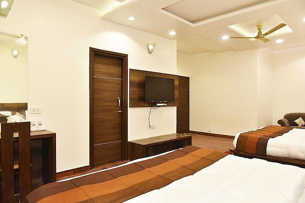 undefined Hotel Hollywood 8