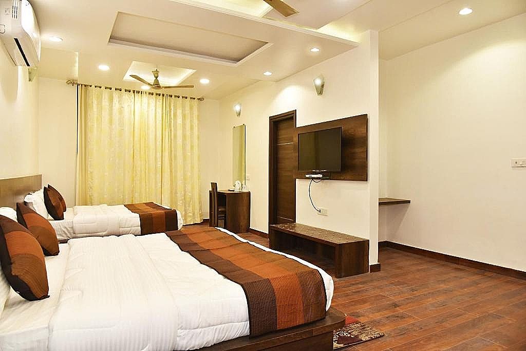 undefined Hotel Hollywood 7