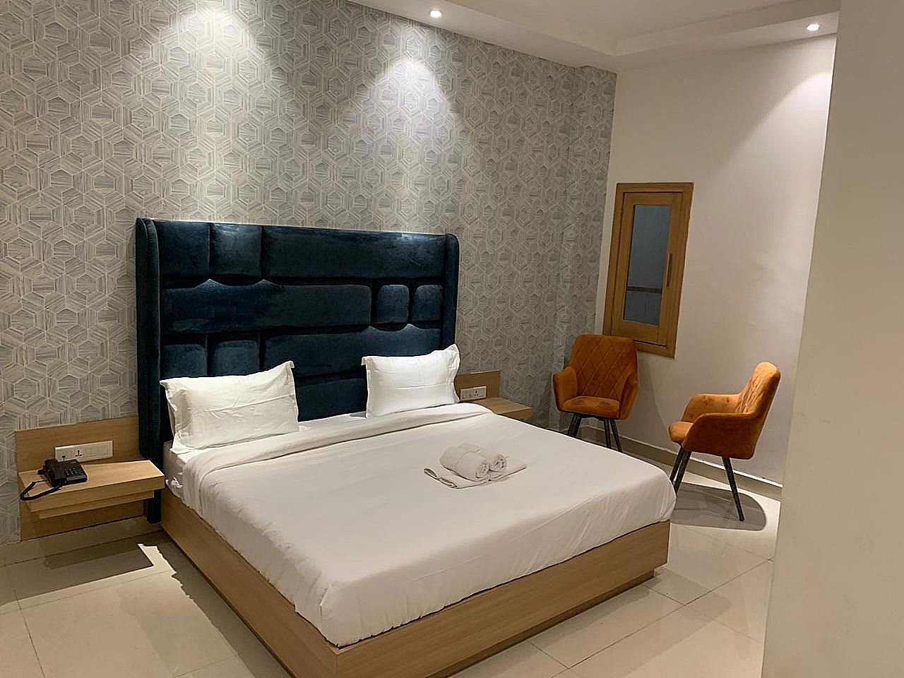 White Panda Apple Tree Near by Golden Temple Deluxe Room 2