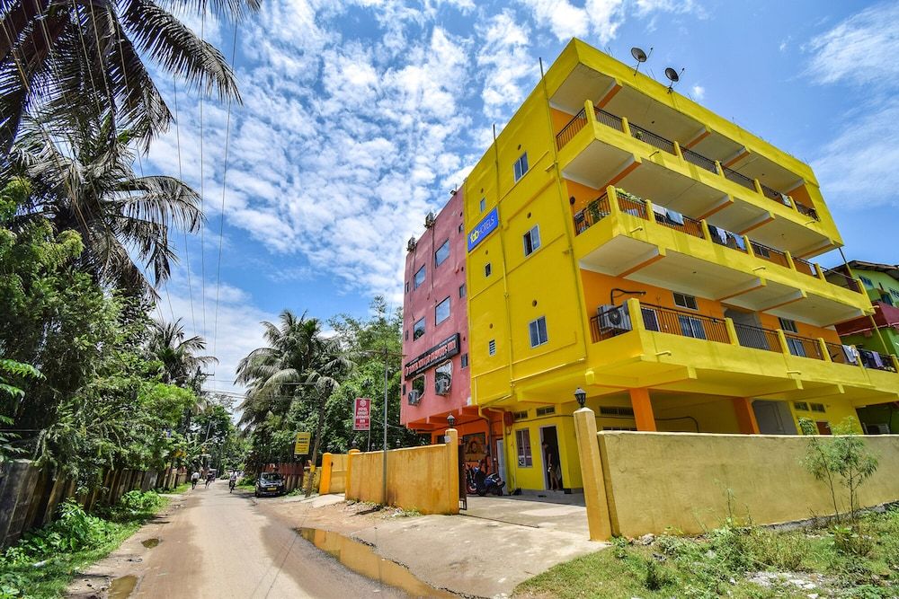 undefined FabHotel Knight Airways 2