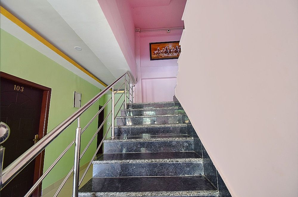 undefined FabHotel Knight Airways 5