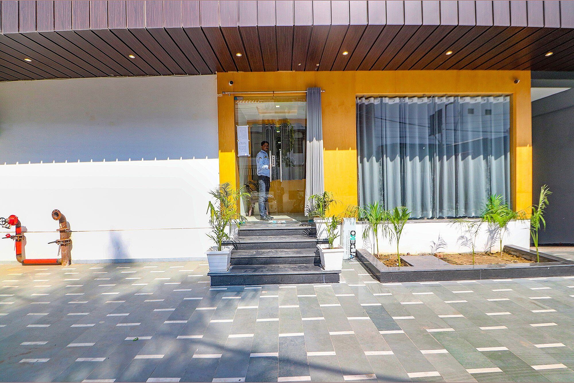 undefined FabHotel Premium Kashi 6