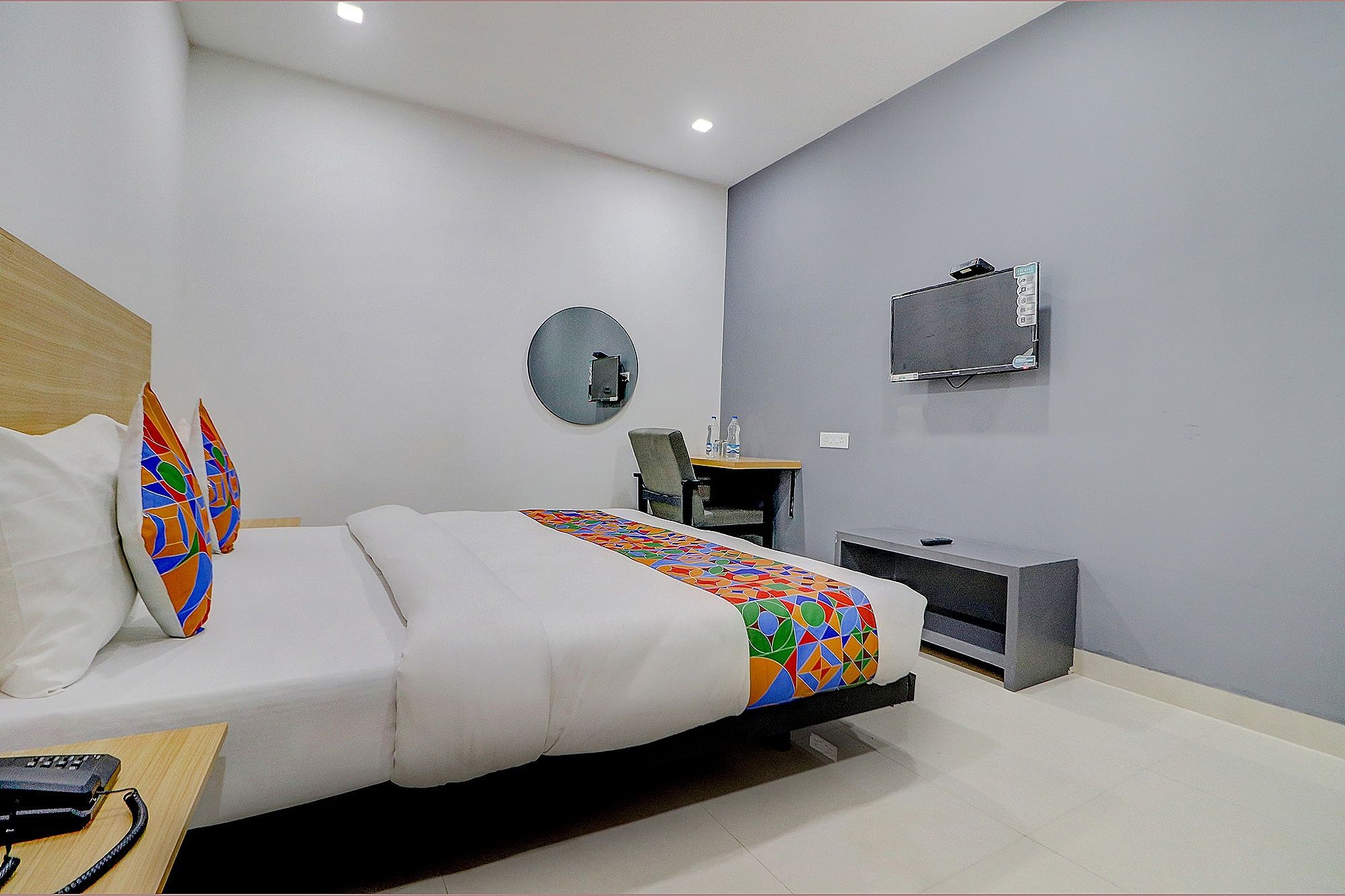  FabHotel Premium Kashi Deluxe Room 4