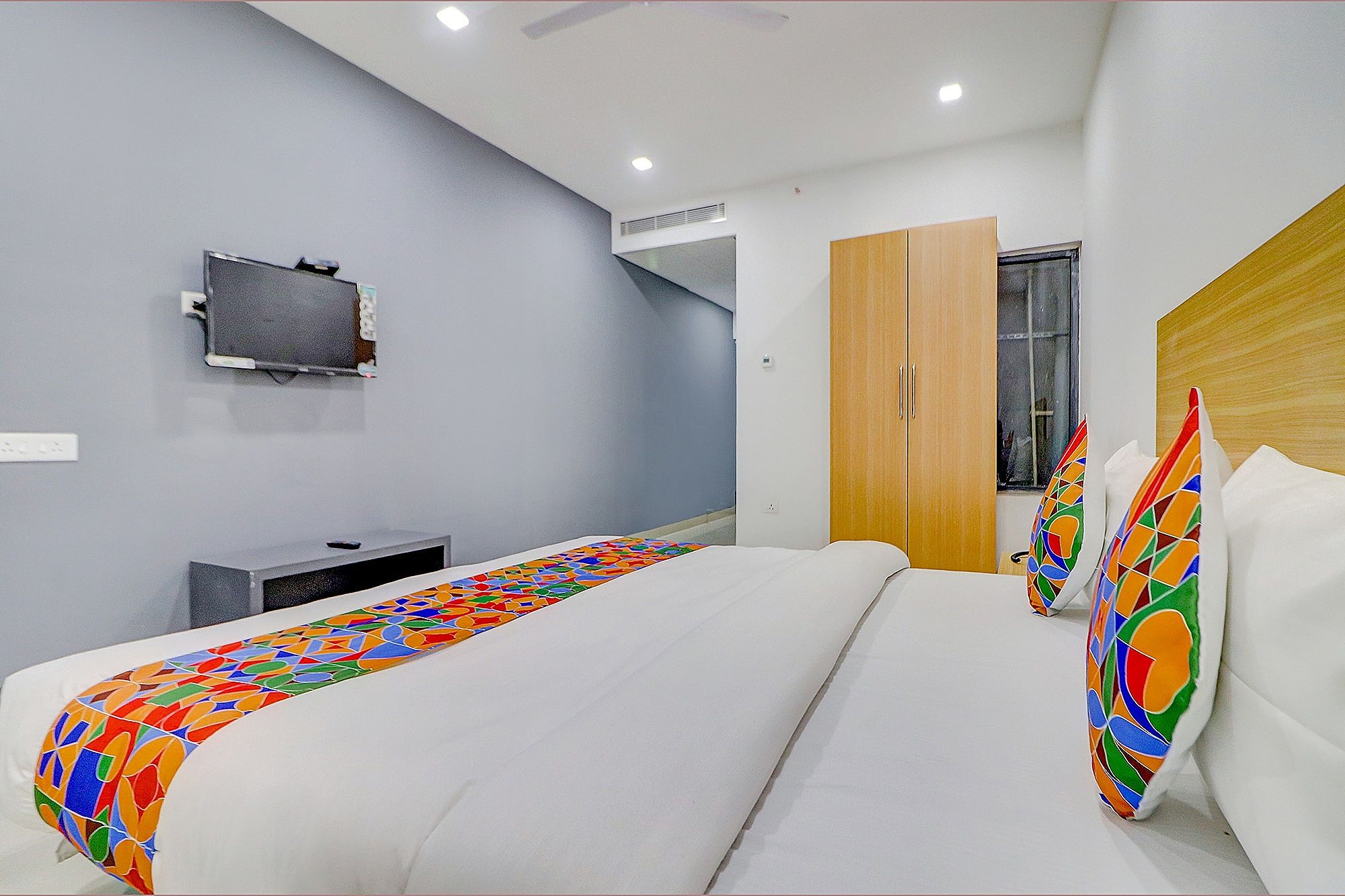  FabHotel Premium Kashi Deluxe Room 6