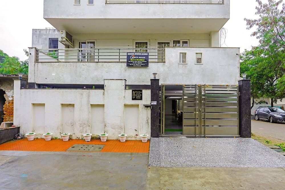undefined FabHotel White House BNB 8