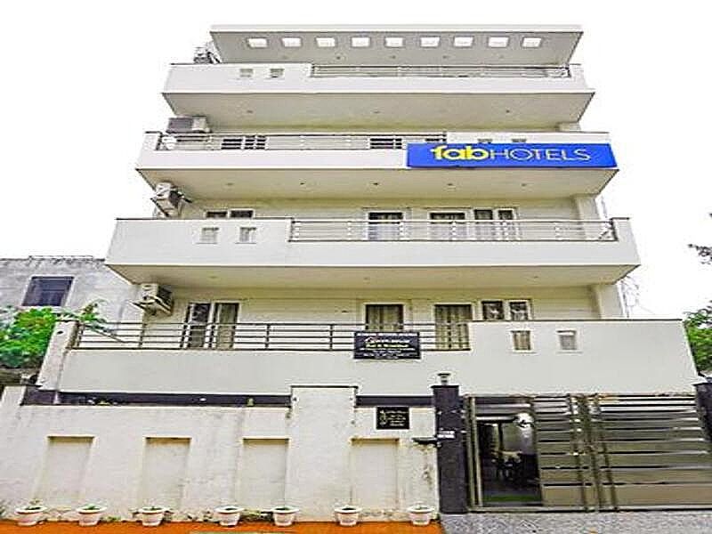 undefined FabHotel White House BNB 9