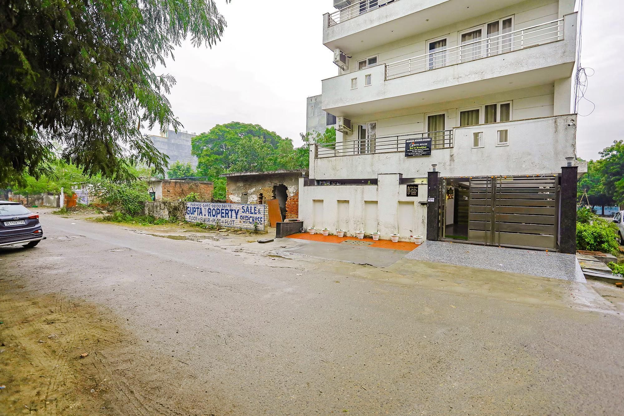 undefined FabHotel White House BNB 7