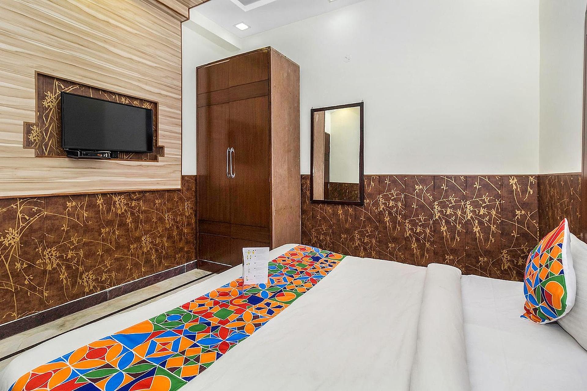 FabHotel Jindal Palace Deluxe Room 6
